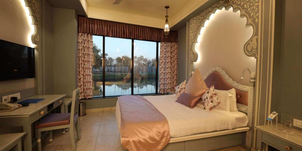 Neonz Resort & Club Ānand Zewnętrze zdjęcie