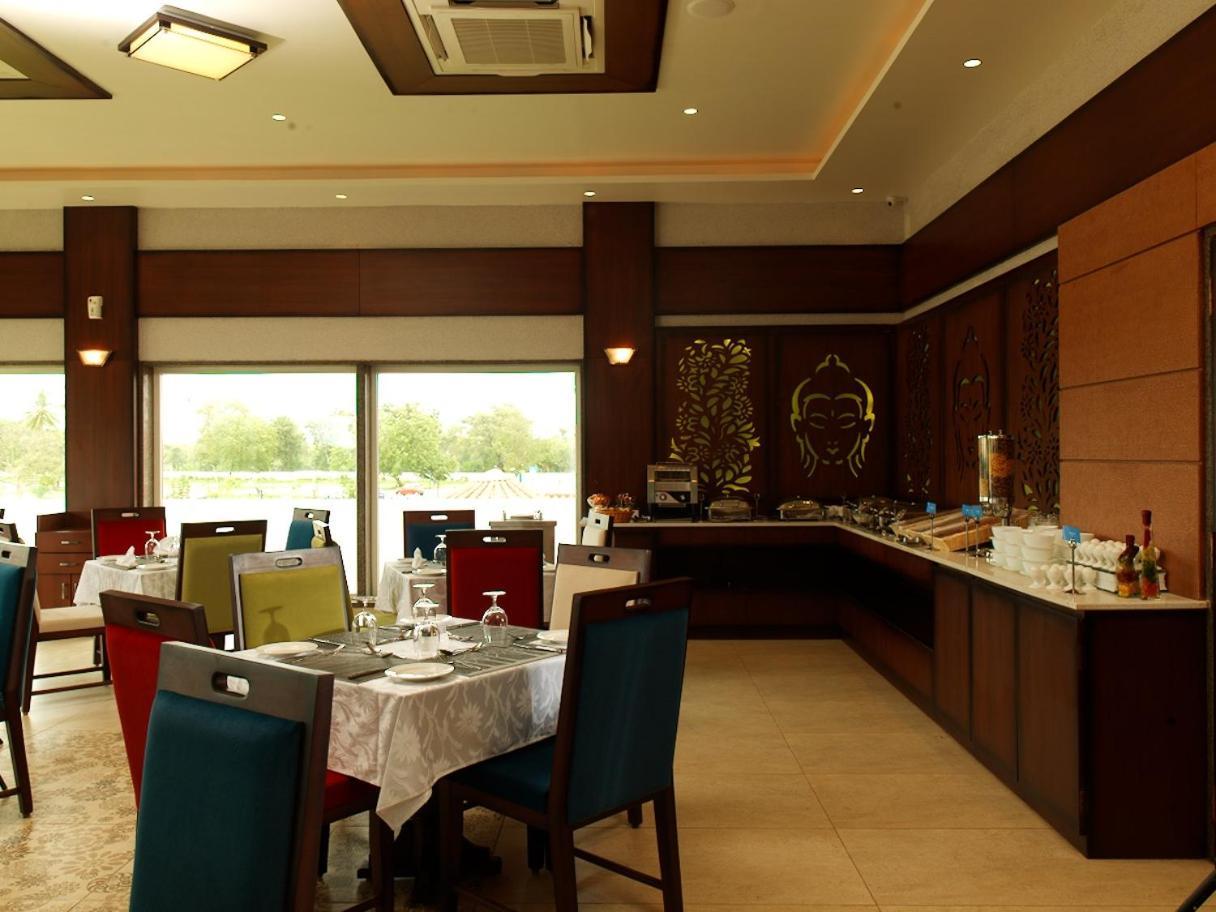 Neonz Resort & Club Ānand Zewnętrze zdjęcie