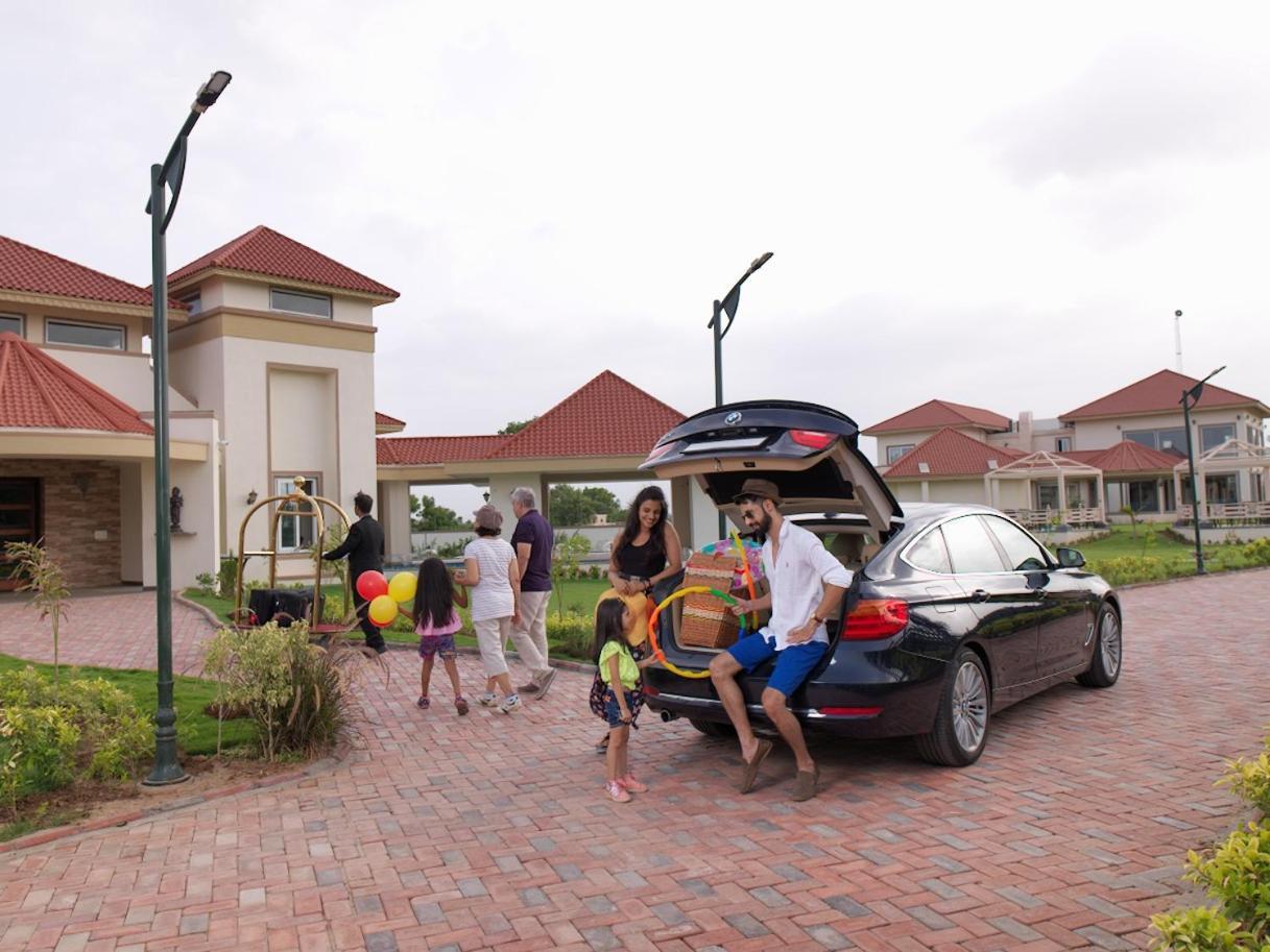 Neonz Resort & Club Ānand Zewnętrze zdjęcie