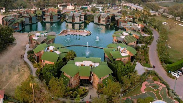 Neonz Resort & Club Ānand Zewnętrze zdjęcie