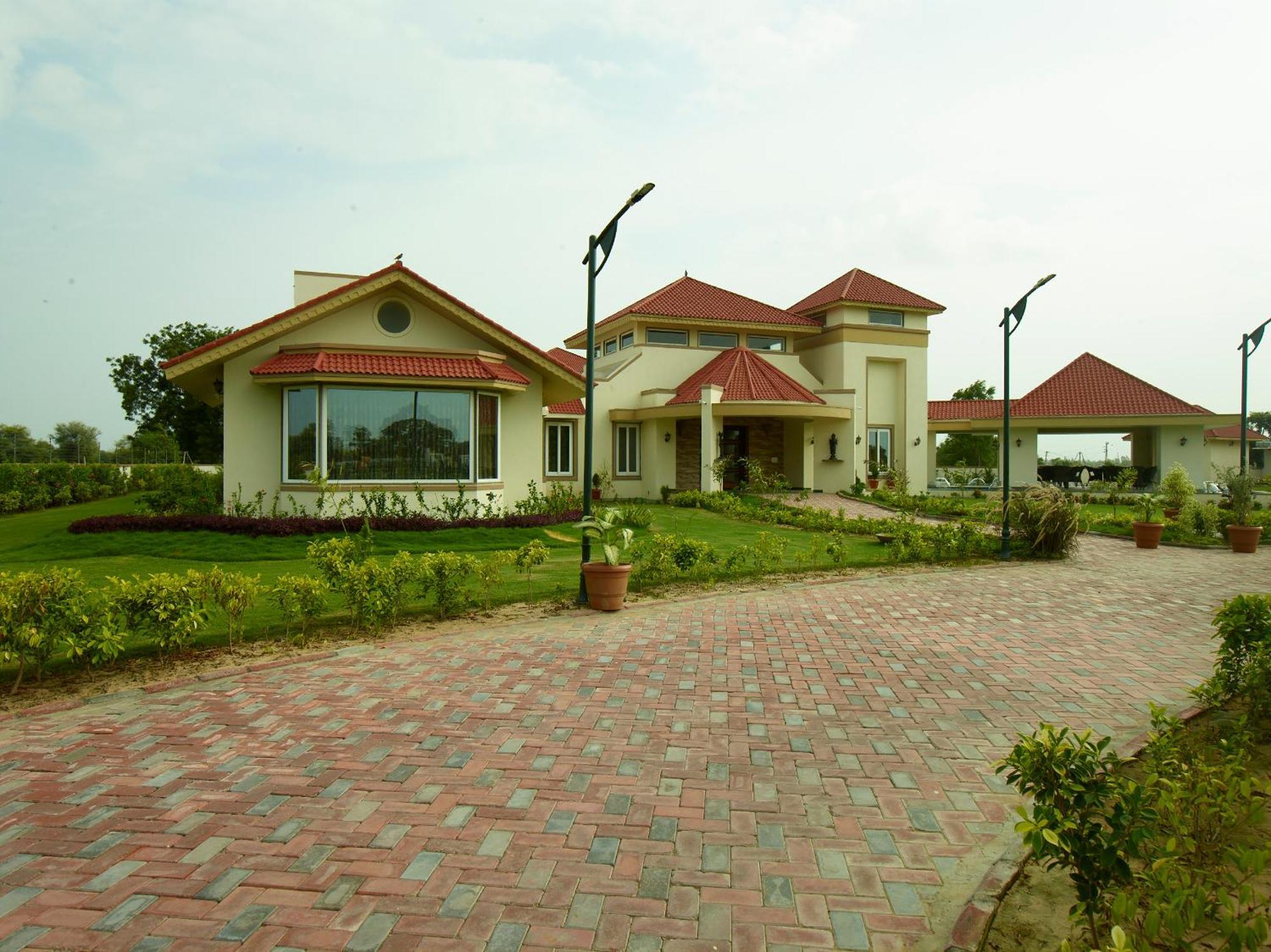 Neonz Resort & Club Ānand Zewnętrze zdjęcie